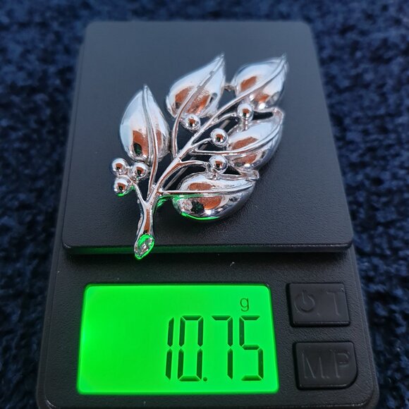 Vintage Sarah Coventry Silver-Tone Leaf Brooch – Like New! - Picture 5 of 10